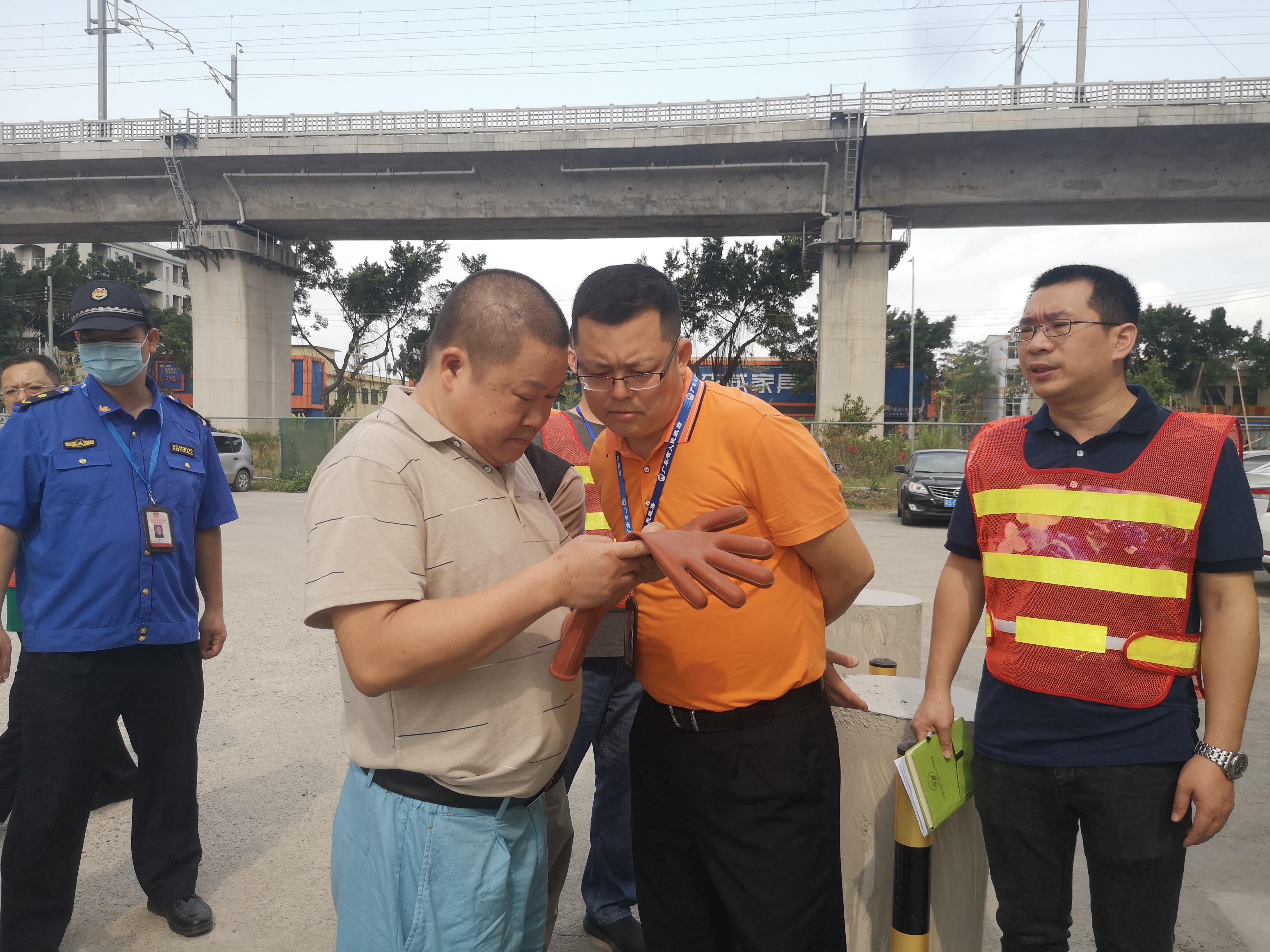 嚴防電力領(lǐng)域隱患升級，下漕充電站凝心迎檢