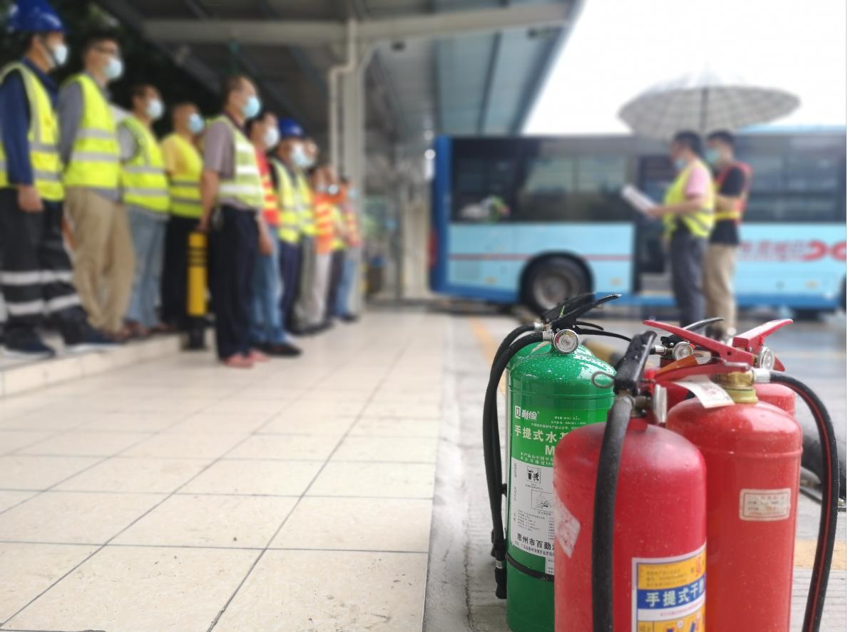 模擬充電樁模塊爆炸類型事件，石美充電站開展針對性消防演習(xí)