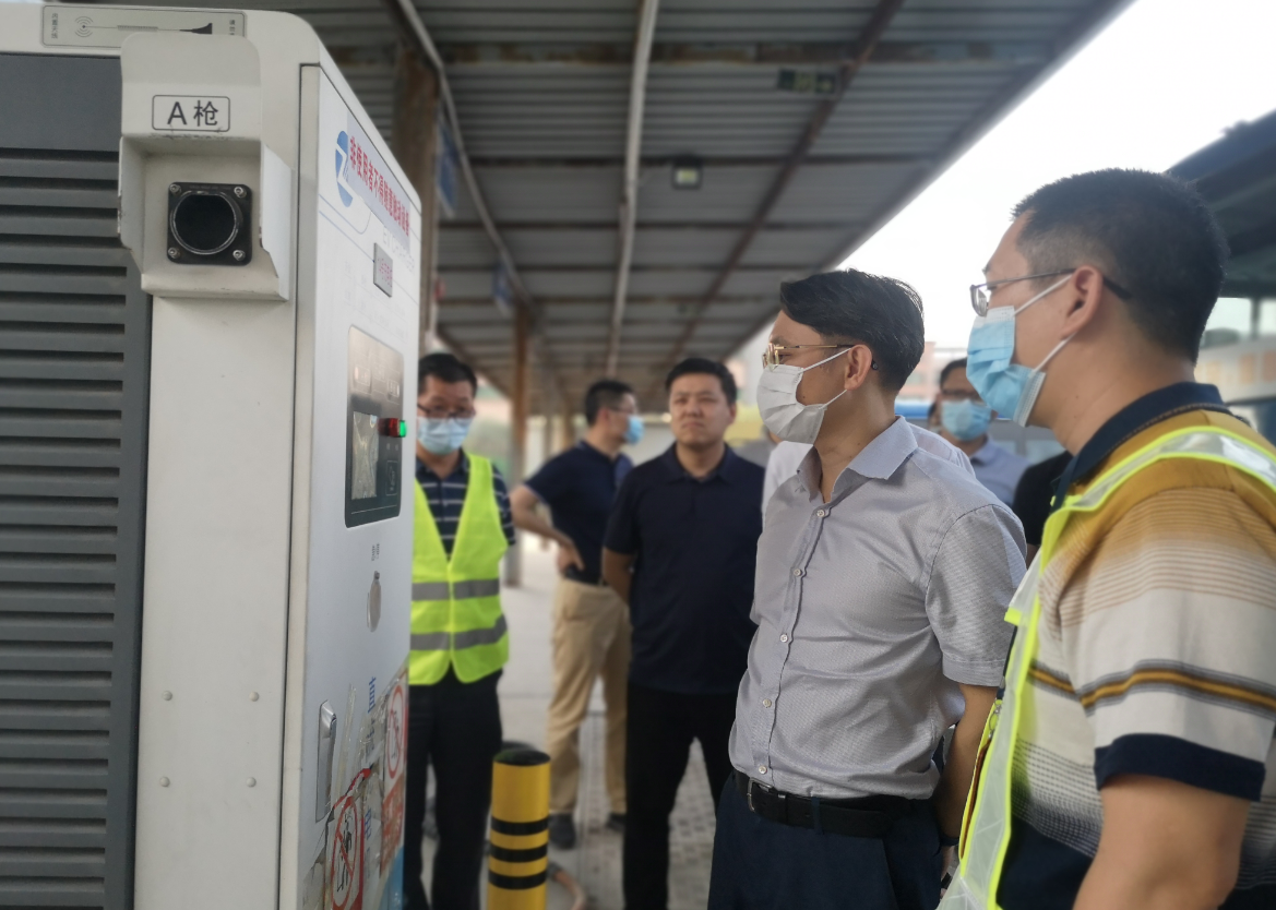 市發(fā)改局到莞慧充中堂充電站進行能源行業(yè)安全生產(chǎn)督導(dǎo)檢查