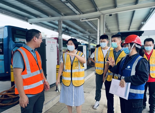 市發(fā)改局率隊蒞臨榴花充電站開展能源安全生產(chǎn)督導(dǎo)檢查